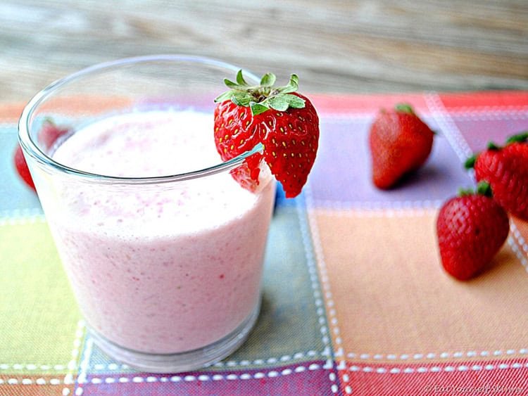 Skinny-Mini Strawberry Milkshake